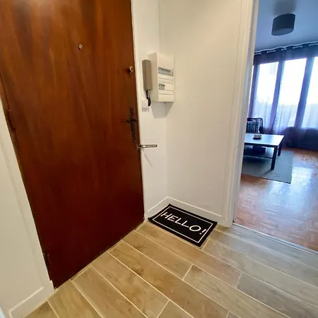 Апартаменты Appt T4 Proche Du Centre - De - 045