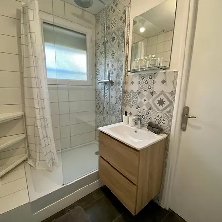 Апартаменты Appt T4 Proche Du Centre - De - 045